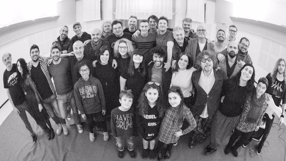 “Friend for friends”, la super band che celebra musica e amicizia