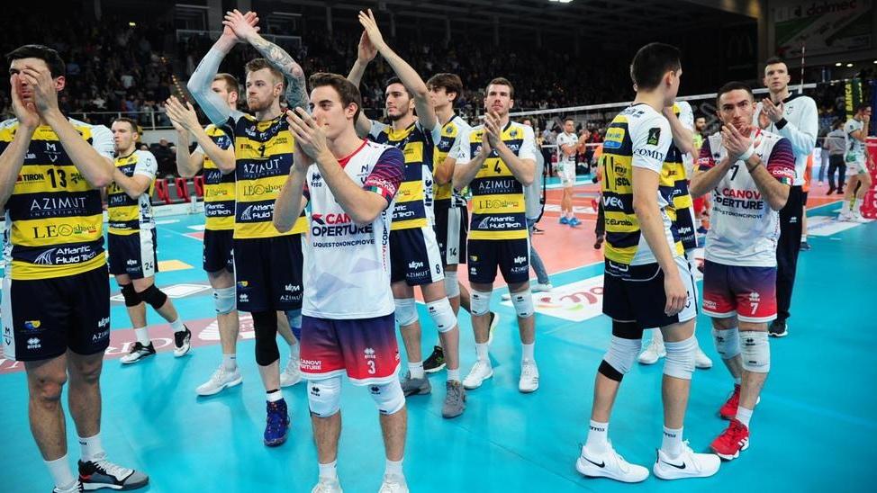 Azimut Modena volley, oggi vietato sbagliare al PalaPanini contro i polacchi
