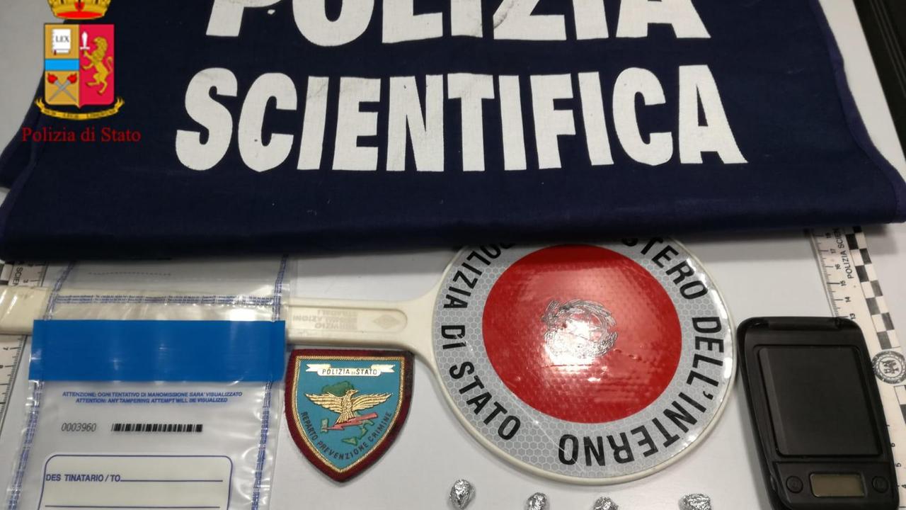 La droga sequestrata dalla polizia