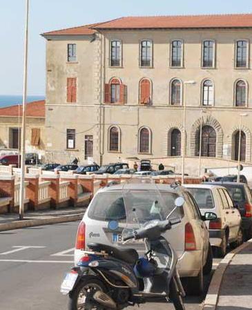 Aree pedonali e piste ciclabili Servizio navetta con Populonia 