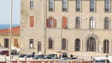 Aree pedonali e piste ciclabili Servizio navetta con Populonia