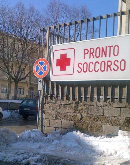 Scivola sul ghiaccio e batte la testa: soccorso