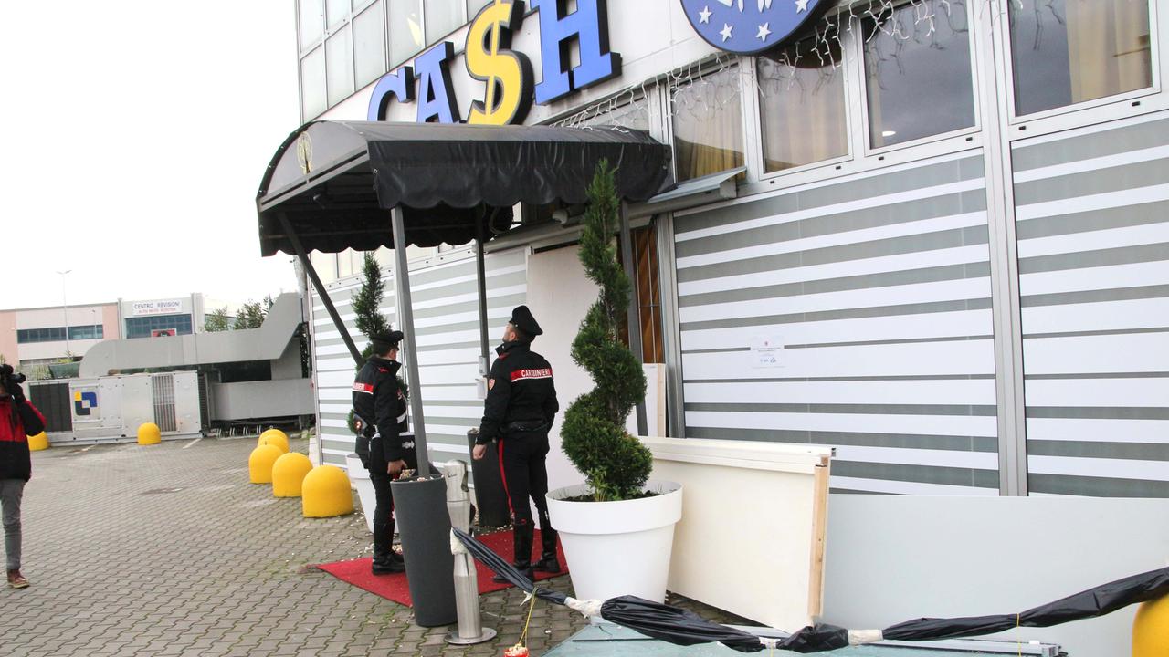I carabinieri sul luogo della rapina