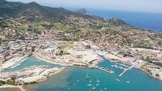 Una veduta aerea dell’area del Cantiere Esaom a Portoferraio