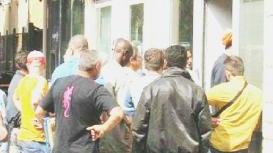 Lavoratori davanti alla sede dell’Inps