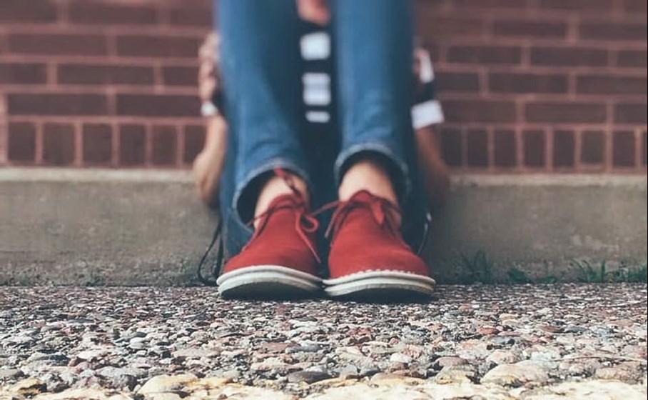 Bullismo sul web: un adolescente su tre vittima di insulti, dicerie e foto imbarazzanti 