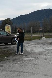 Primi rilievi tecnici per sistemare il piazzale