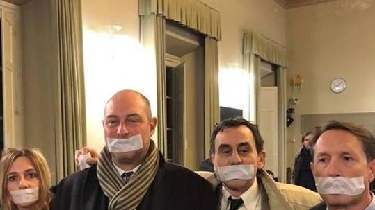 Sanità, niente consiglio Opposizioni infuriate