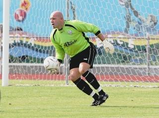 Il portiere De Min ha salvato il risultato con alcuni interventi decisivi nel corso della partita con lo Sporting Massese