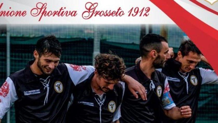 I calciatori consegnano i calendari del 2019 Appuntamento domani dalle 17 al Maremà