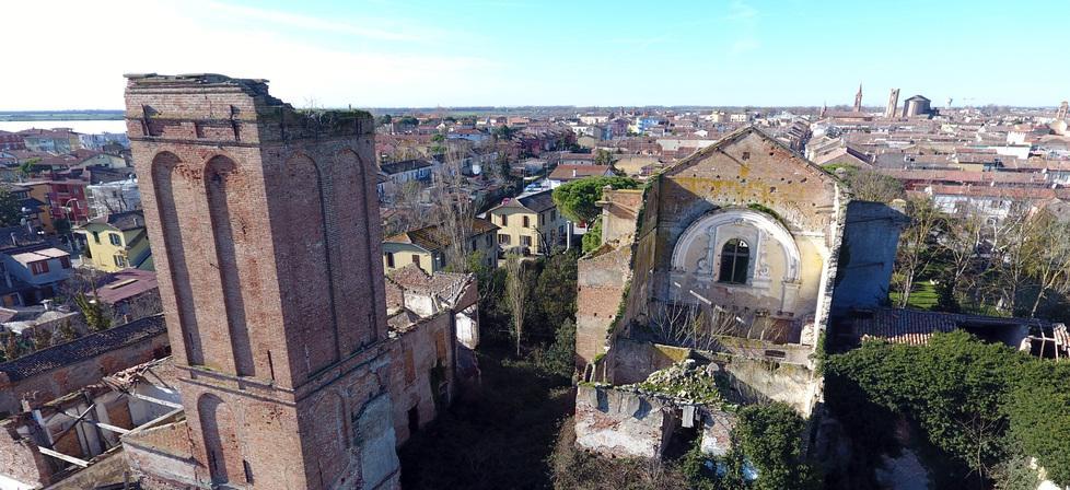 Il Comune vende l’area davanti a Sant’Agostino «Una scelta singolare» 