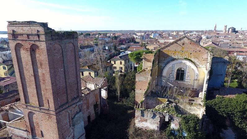 Il Comune vende l’area davanti a Sant’Agostino «Una scelta singolare»