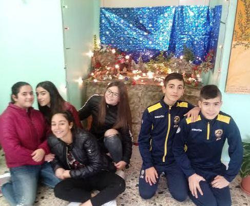 Presepe e addobbi nella scuola