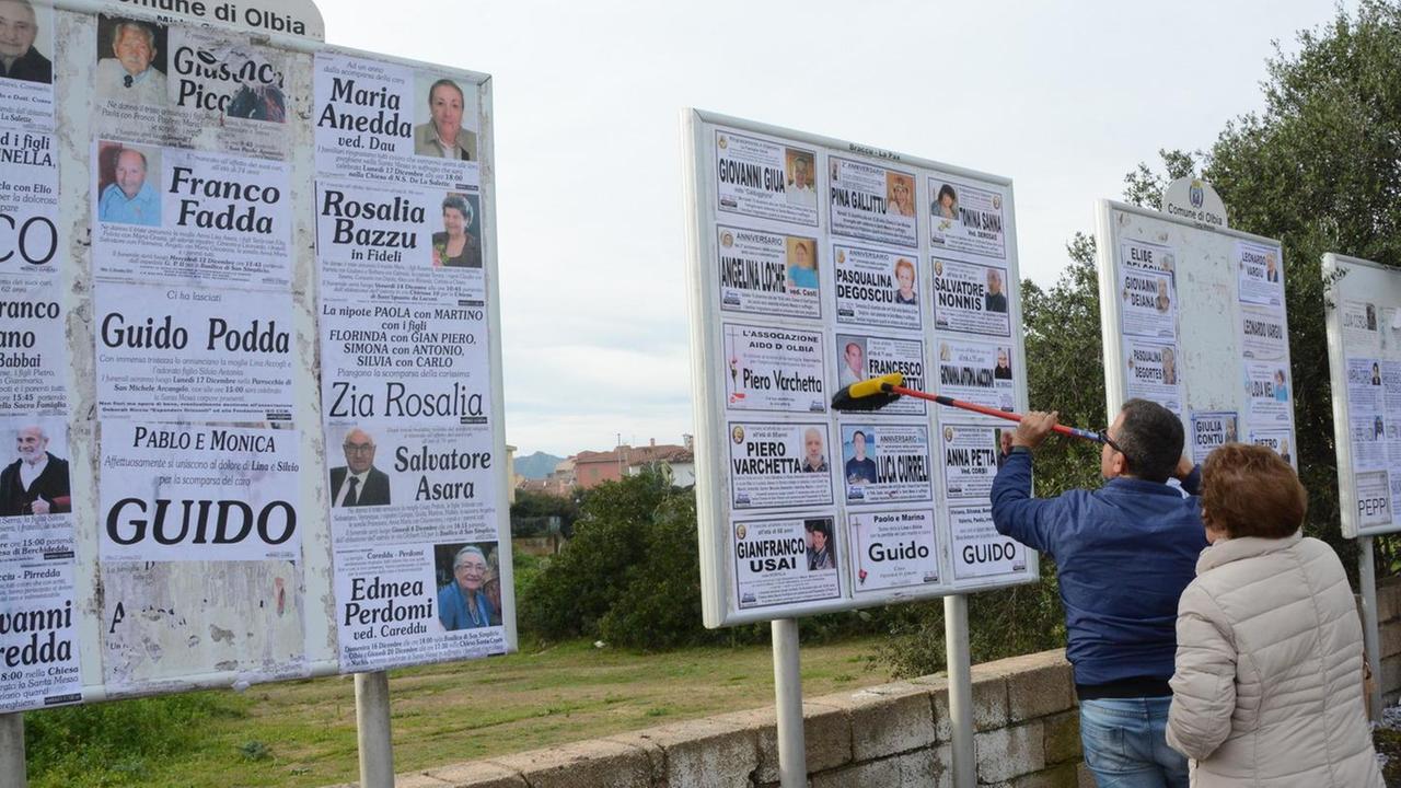 Olbia, addio ai necrologi murari: dal 2019 saranno hi-tech