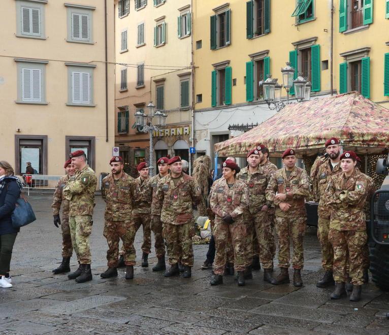 Vincere l’insicurezza Gli auguri alla città con una dimostrazione delle forze dell’ordine