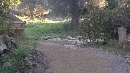 La stradina è sistemata al via eventi e visite