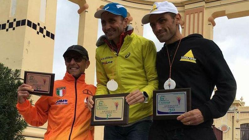 La corsa infinita di Lombardi, «Dedico il podio a chi non c’è più»