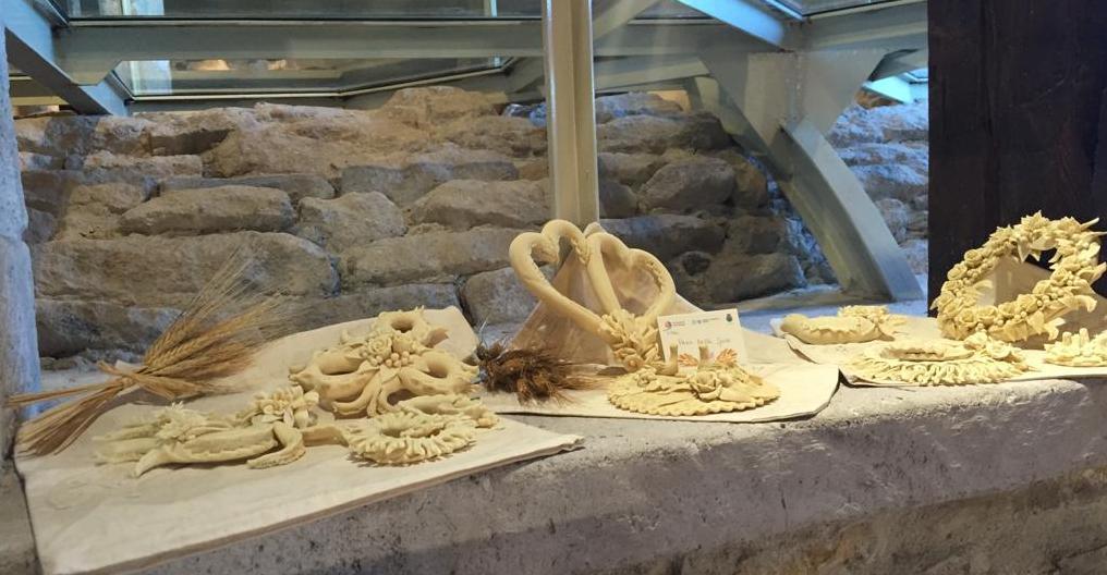Ozieri, l’archeologia sperimentale svela come era il pane dei Nuragici 