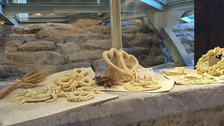 Ozieri, l’archeologia sperimentale svela come era il pane dei Nuragici 