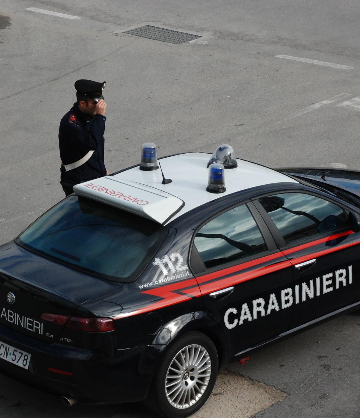 La demolizione finisce con gli spari e un arresto 