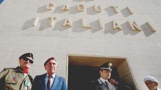 In alto: il sacrario dei caduti italiani a El Alamein
