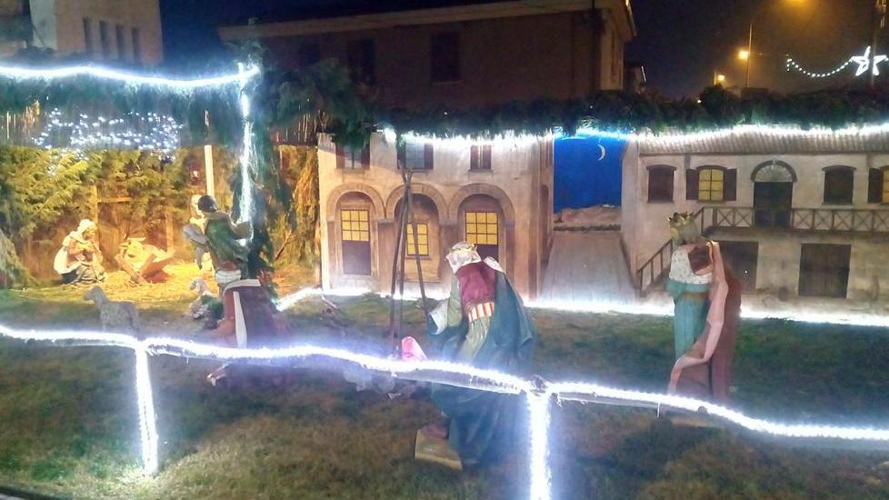 Natività davanti alla chiesa