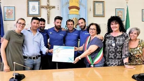 La maggioranza perde un pezzo inciampando sulla polisportiva