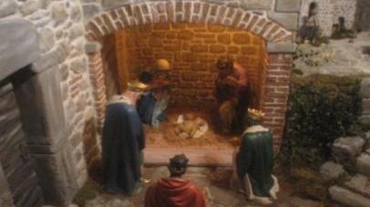 A Lentigione il maxi-presepio con statuine in movimento
