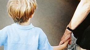 Dopo 13 mesi in struttura bimbo torna a casa: terminata l’odissea di un minore allontanato