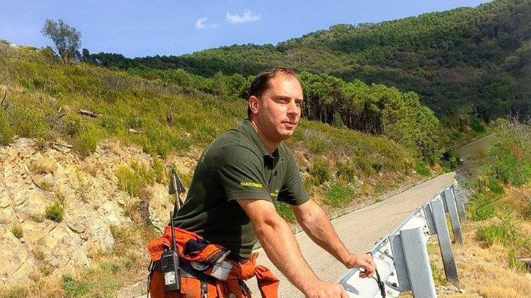 Monte Serra, gli orari e le mosse del presunto piromane quella notte