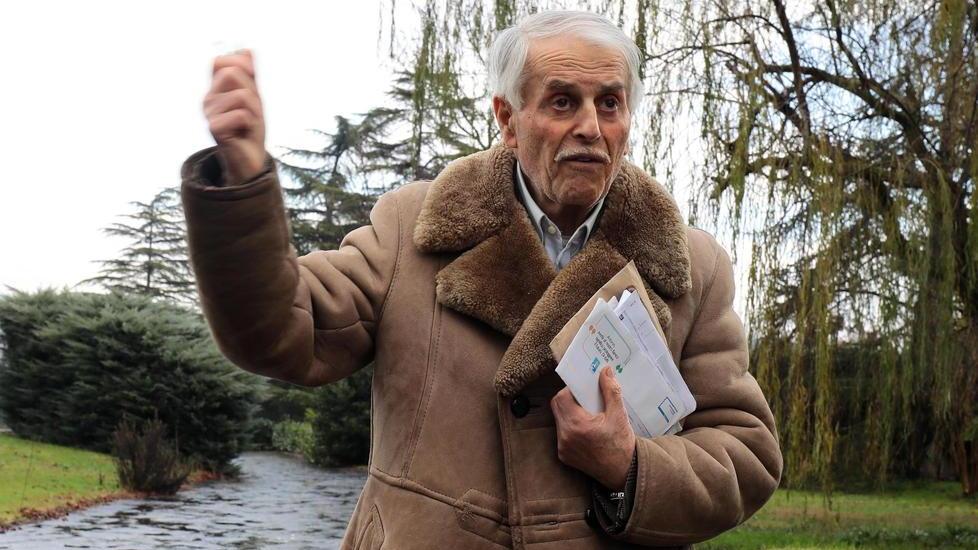 Rapinato e sequestrato in casa a 80 anni da tre banditi con lo spray al peperoncino