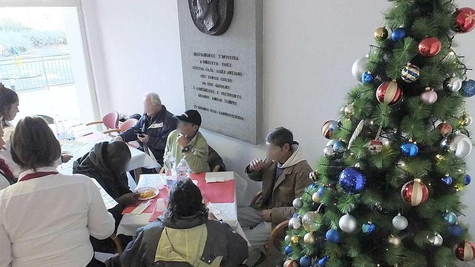 Più di cinquanta indigenti al pranzo di Natale della Società della Salute