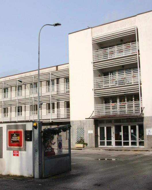 Appicca il fuoco nella stanza Anziana intossicata dal fumo 