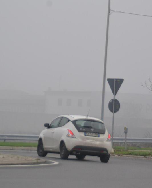 Aria pessima, nuovo blocco per caminetti e vecchi diesel 