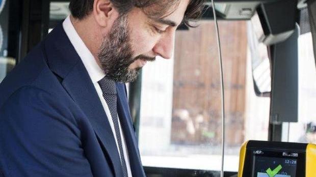 Il biglietto sul bus? Si paga con la carta di credito