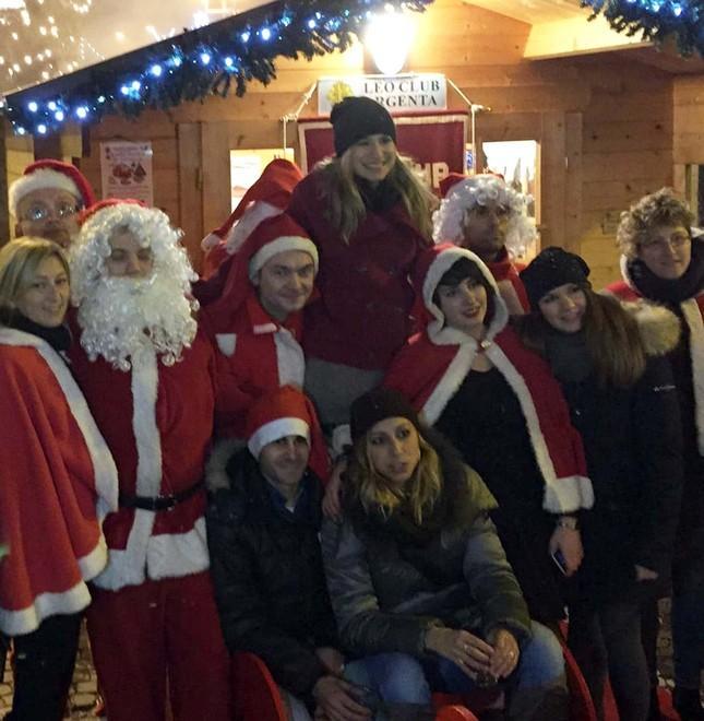 Si prenota Babbo Natale I regali a casa a fin di bene 