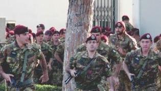 Paracadutisti durante un’azione
