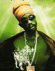 Musica, polemiche a Grosseto per il reggae omofobo di Sizzla