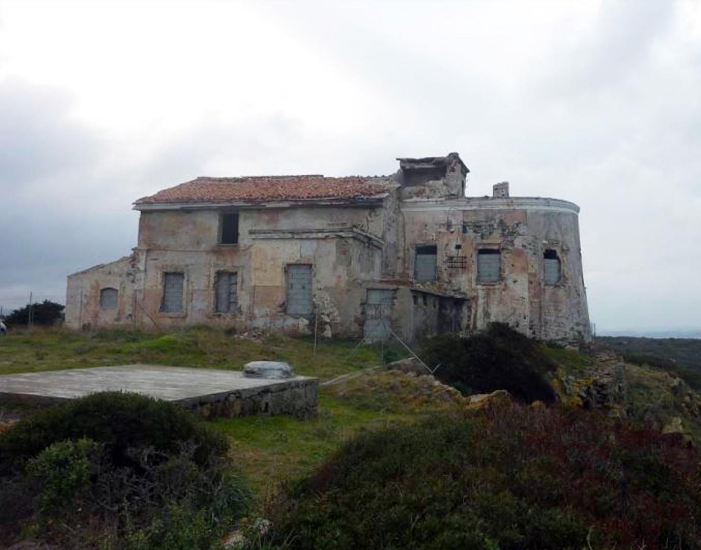 Polemica sul faro di Capo Ferro, il sindaco: è un bene identitario 