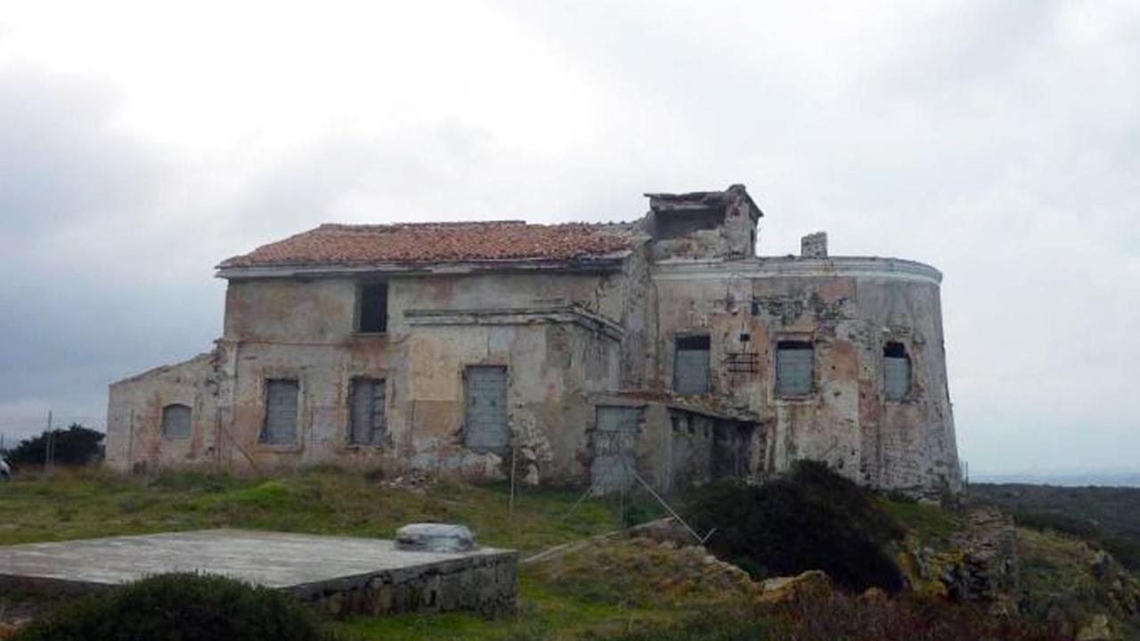 Polemica sul faro di Capo Ferro, il sindaco: è un bene identitario