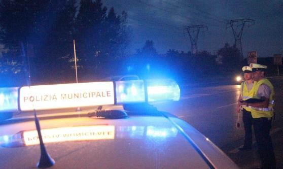 La Polizia municipale durante i rilievi di un incidente (archivio)