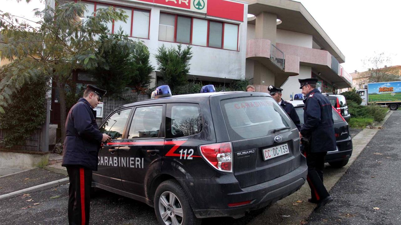 Vuole uccidersi, anziano salvato dalla badante