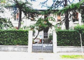 In alto, sopra e sotto tre immagini di Porta a Lucca