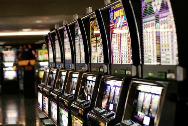 Slot machine, Gratta e Vinci e Lotto ingoiano 298 milioni di euro in un anno 