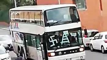 La svastica sul pullman dei tifosi del Verona - Video