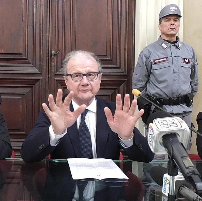 L’accusa: «La mano di Franceschi forse dietro il rogo del 15 settembre» 