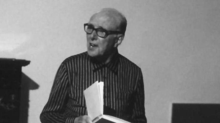 «Criticare la statua significa processare la poesia di Massa»