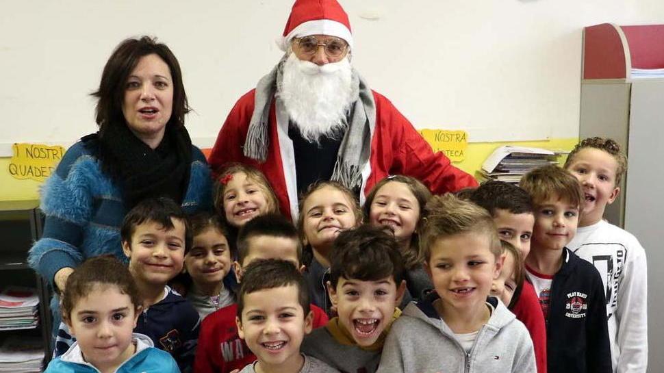 Babbo Natale in visita alla scuola Menconi