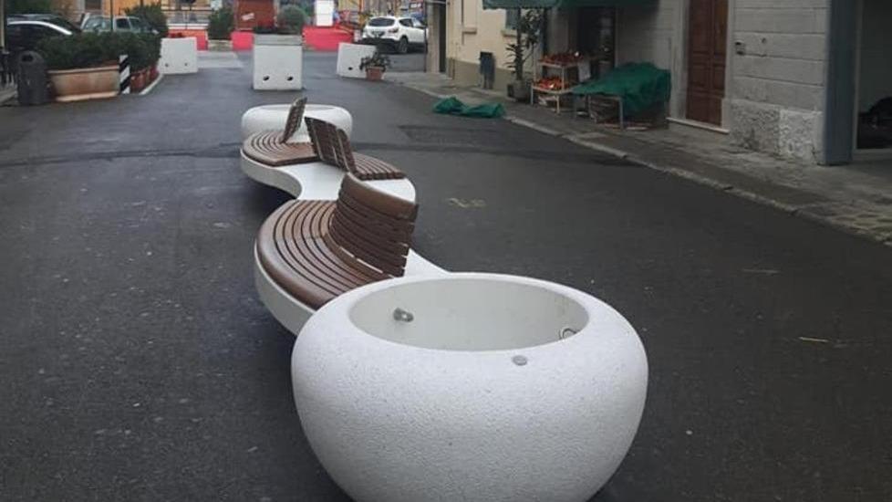 Nuovi arredi in centro