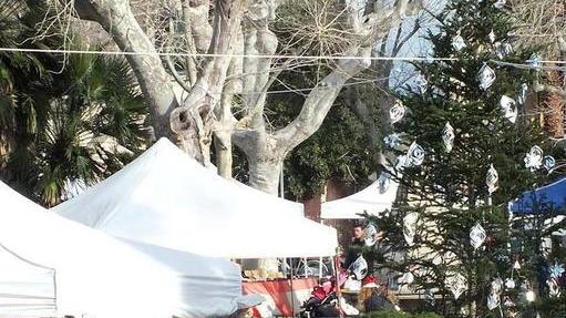 Spettacolo in piazza e gli elfi al Rivellino Presepe vivente al Cotone (dalle 18)